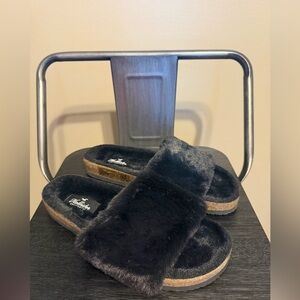 Hollister California Faux Fur Slide Sandals Black Size 7/8 Cork Footbed